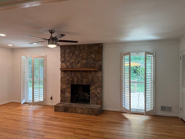 Photo - Charming 3BR Duplex in Marietta Townhome