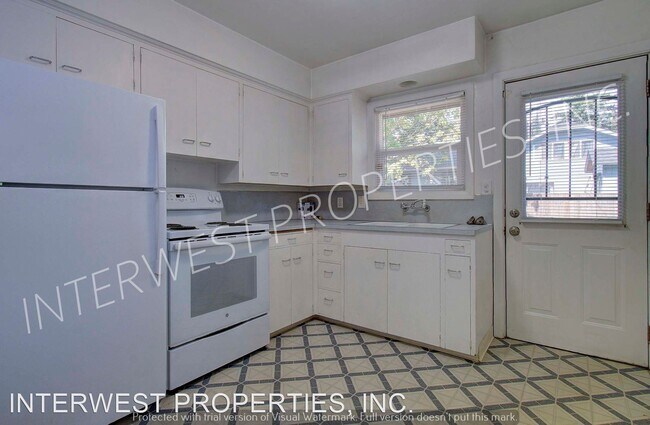 Building Photo - 1 br, 1 bath House - 955 NW 6TH AVE