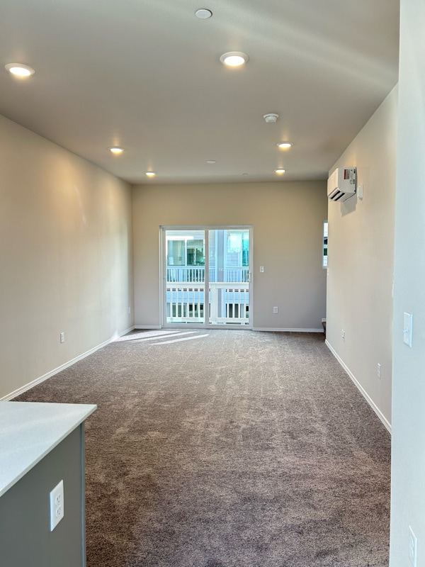 Building Photo - 3226 Juno Ct NE