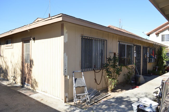 Building Photo - 12025 Elliott Ave