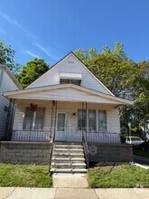 Building Photo - 15251 Maplewood Ave