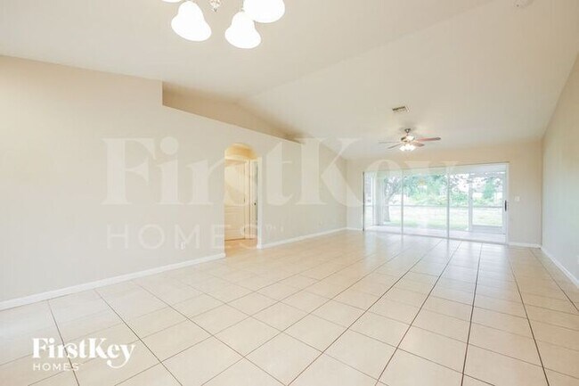 Foto del edificio - 1608 Hazel Ave S
