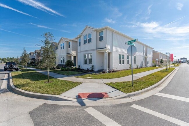Building Photo - 15070 Summer Harvest St