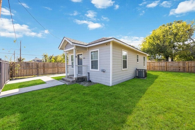 Building Photo - 3810 Rawley St