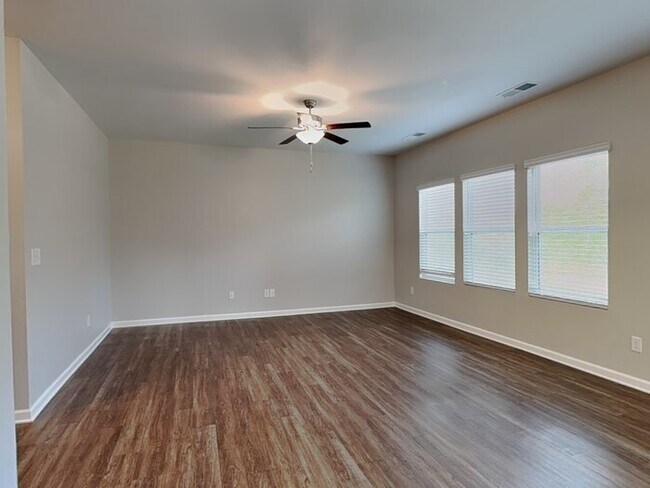 Building Photo - 775 Pointe Andrews Drive