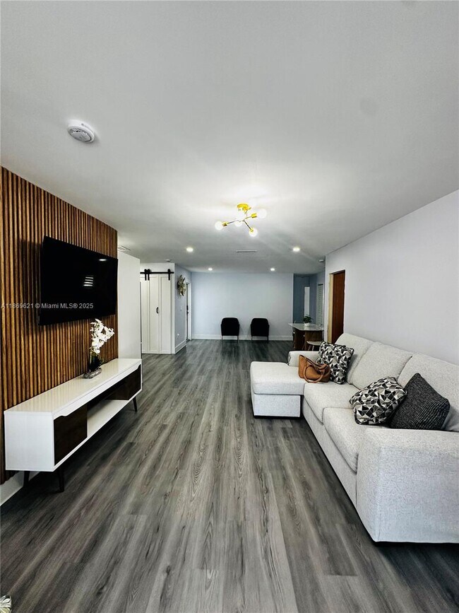 Foto del edificio - 1543 SW 74th Ct