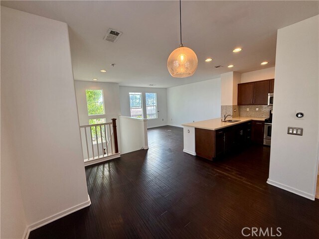 Foto del edificio - 15605 Odyssey Dr