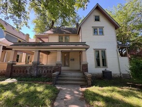 Building Photo - 625 Houston St