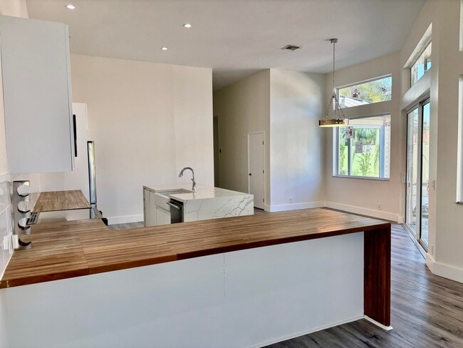 Foto del edificio - 5865 NW 125th Ave