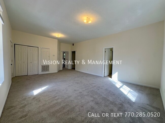 Building Photo - 909 Troup St