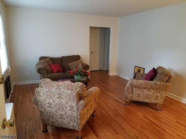 Foto del edificio - 251A Elmwood Ave