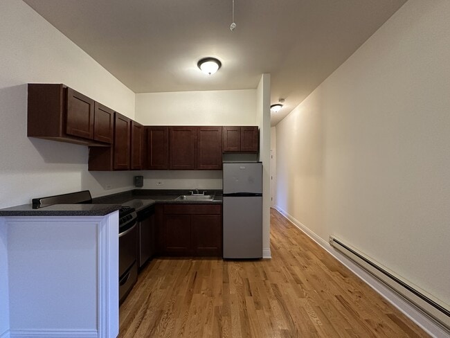 Building Photo - 830 W Newport Ave