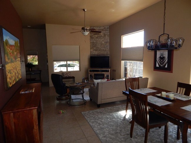 Foto del edificio - 4150 Big Sky Rd