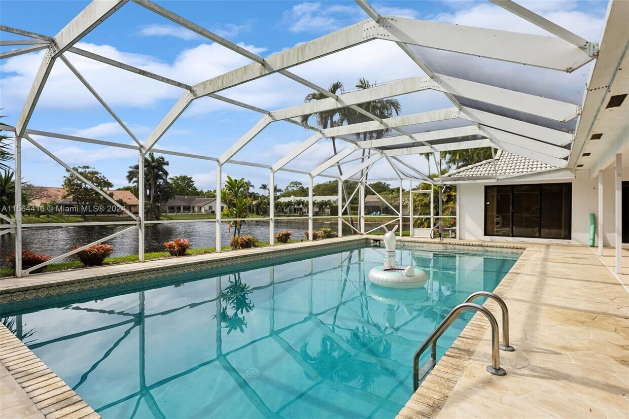 Foto principal - 2422 Lob Lolly Ln