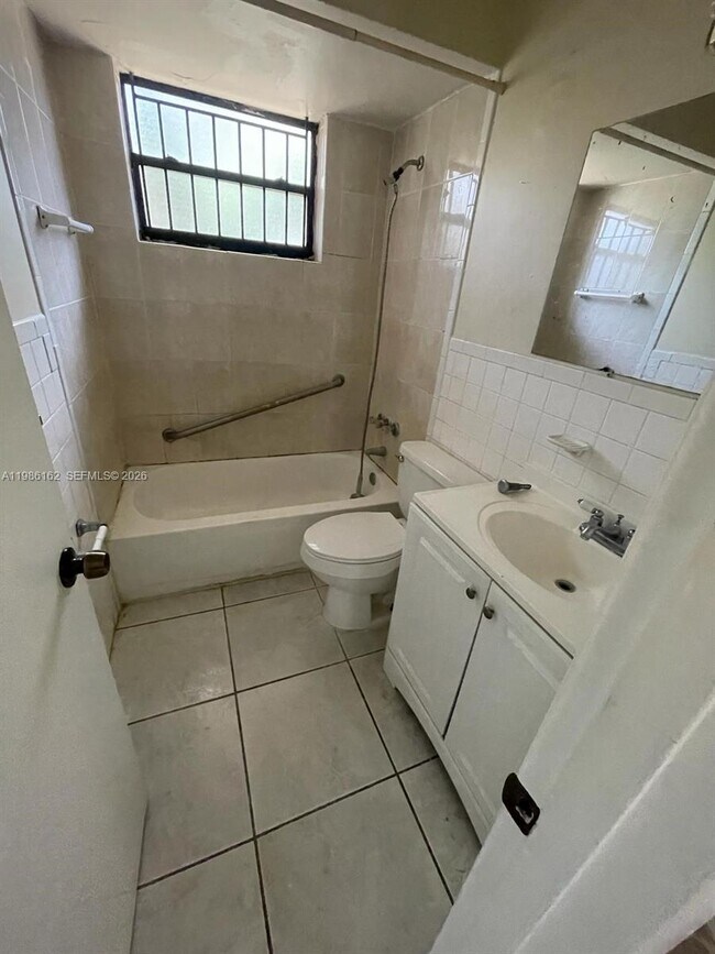 Foto del edificio - 1941 NW 152nd Terrace