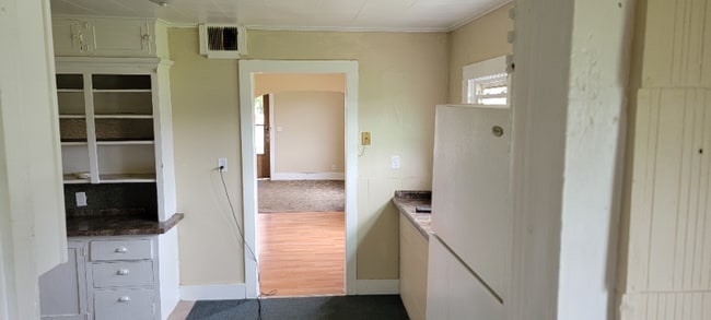 Building Photo - 2023 Robinwood Ave