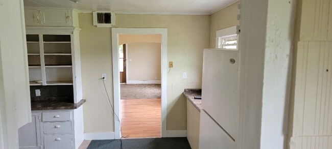 Foto del edificio - 2023 Robinwood Ave