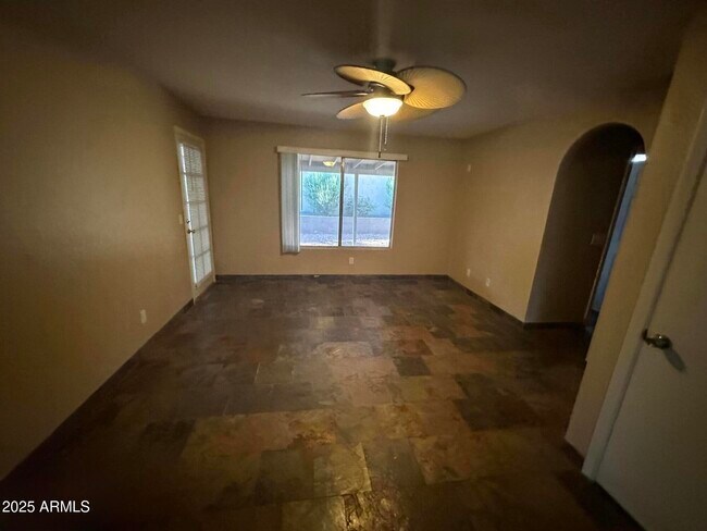 Building Photo - 4934 W Grovers Ave