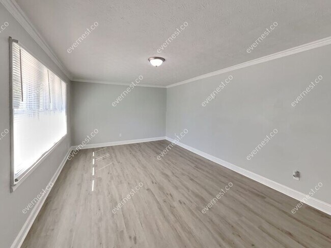 Foto del edificio - 742 Winter Ln