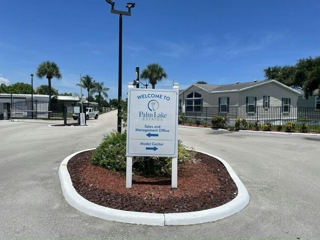 Building Photo - 7416 44th Terrace N