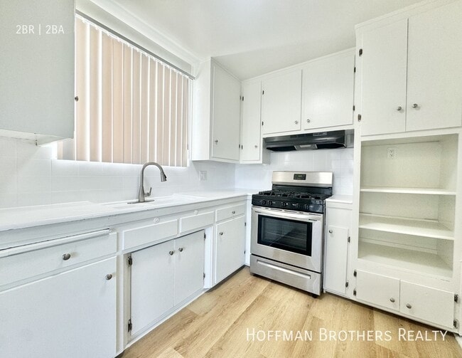 Building Photo - 1540 Laurel Ave