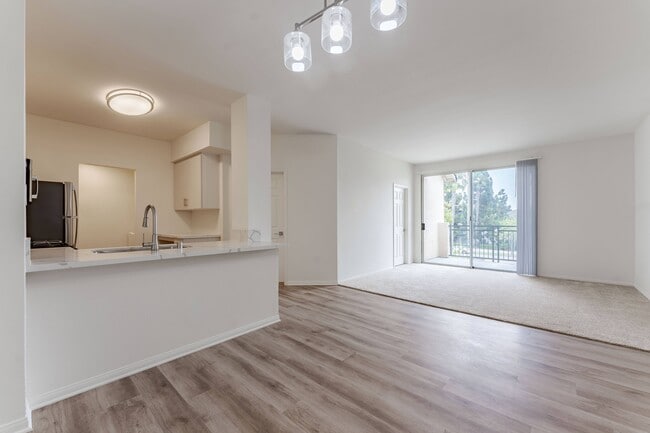 Building Photo - Terra Vista