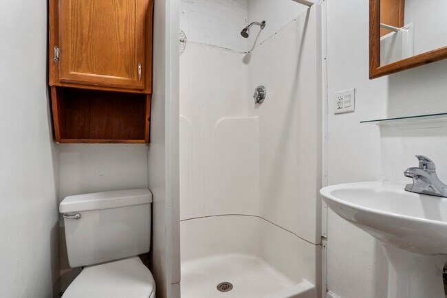 Building Photo - 68 Myrtle St