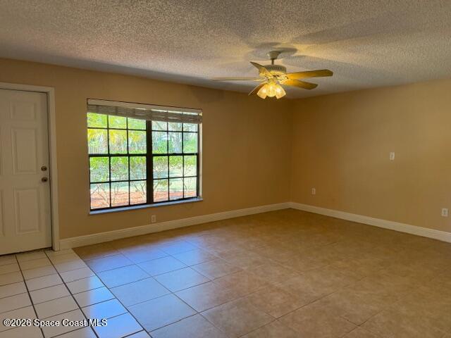 Foto del edificio - 1201 NE Tropicana Rd