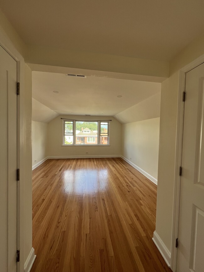 Building Photo - 6040 S Kolmar Ave