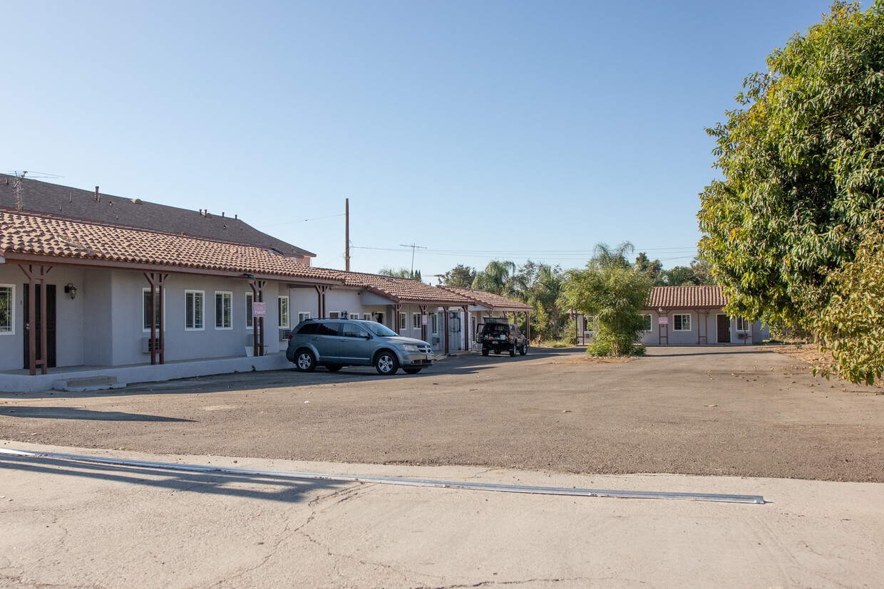 Building Photo - 13035 San Fernando Rd