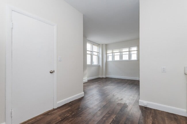 Building Photo - 29 Palmer St