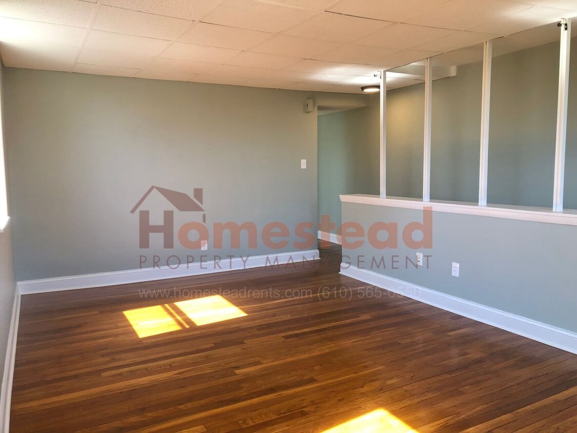 146 Seminole Ave Unit 2nd Floor, Norwood, PA 19074 Room for Rent in Norwood, PA