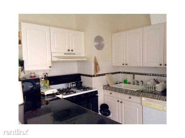 Primary Photo - 1060 98th St