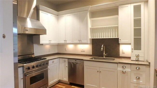 Foto del edificio - 75 Stone Ridge Way