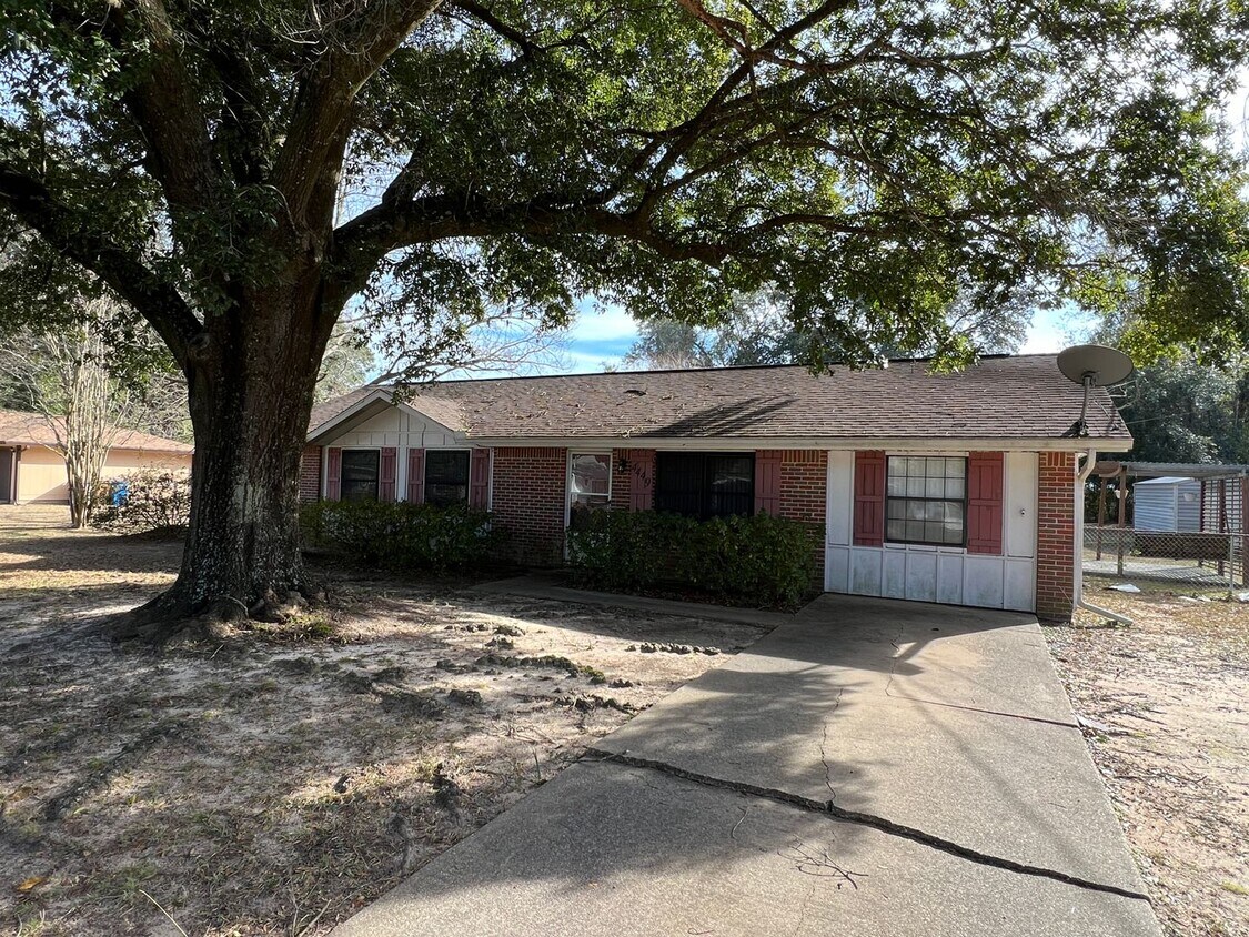 3 Bedroom Cottage Style Home House Rental in Milton, FL