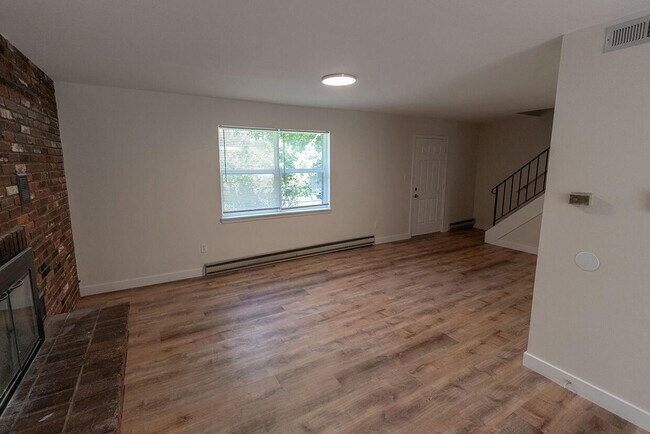 Foto del edificio - 3310 Belle Meade Dr