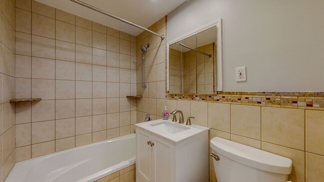 Foto del edificio - 1 bedroom Apartment - Heat & Hot Water Inc...