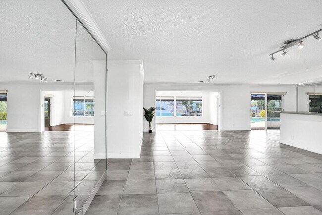 Foto del edificio - 2632 SE 10th Ct