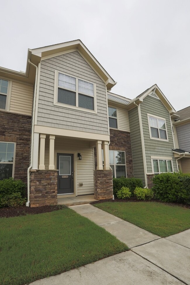 3 bedroom townhome just minutes from Duke!! Located in the popular Thompson Ridge Community! - 3 bedroom townhome just minutes from Duke!! Located in the popular Thompson Ridge Community!