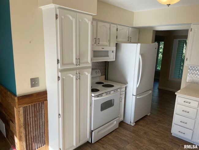 Building Photo - 3052 Parkwild Dr