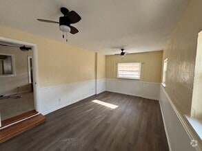 Building Photo - 5030 Aragon Way S