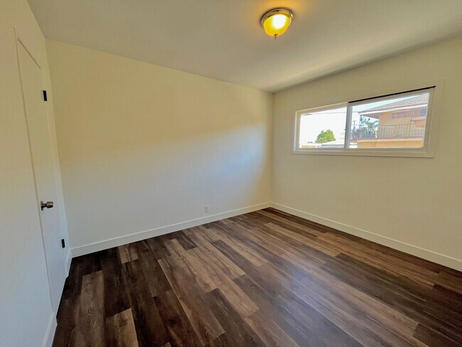 Foto del edificio - 4467 W. 131st St.