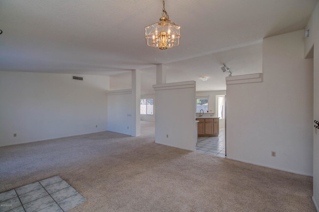 Building Photo - 10008 E Moonstruck Way