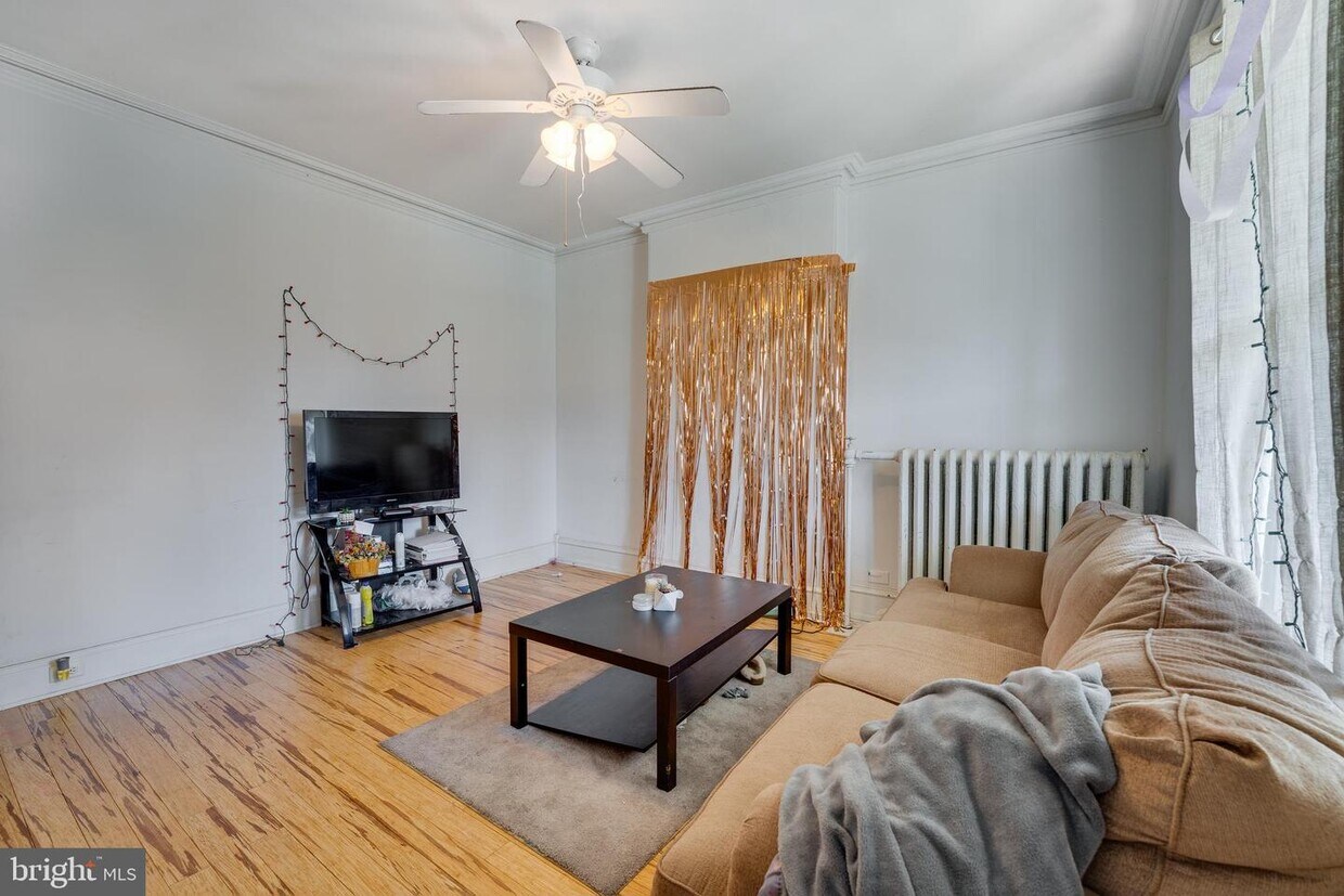 Foto principal - 448 Roxborough Ave