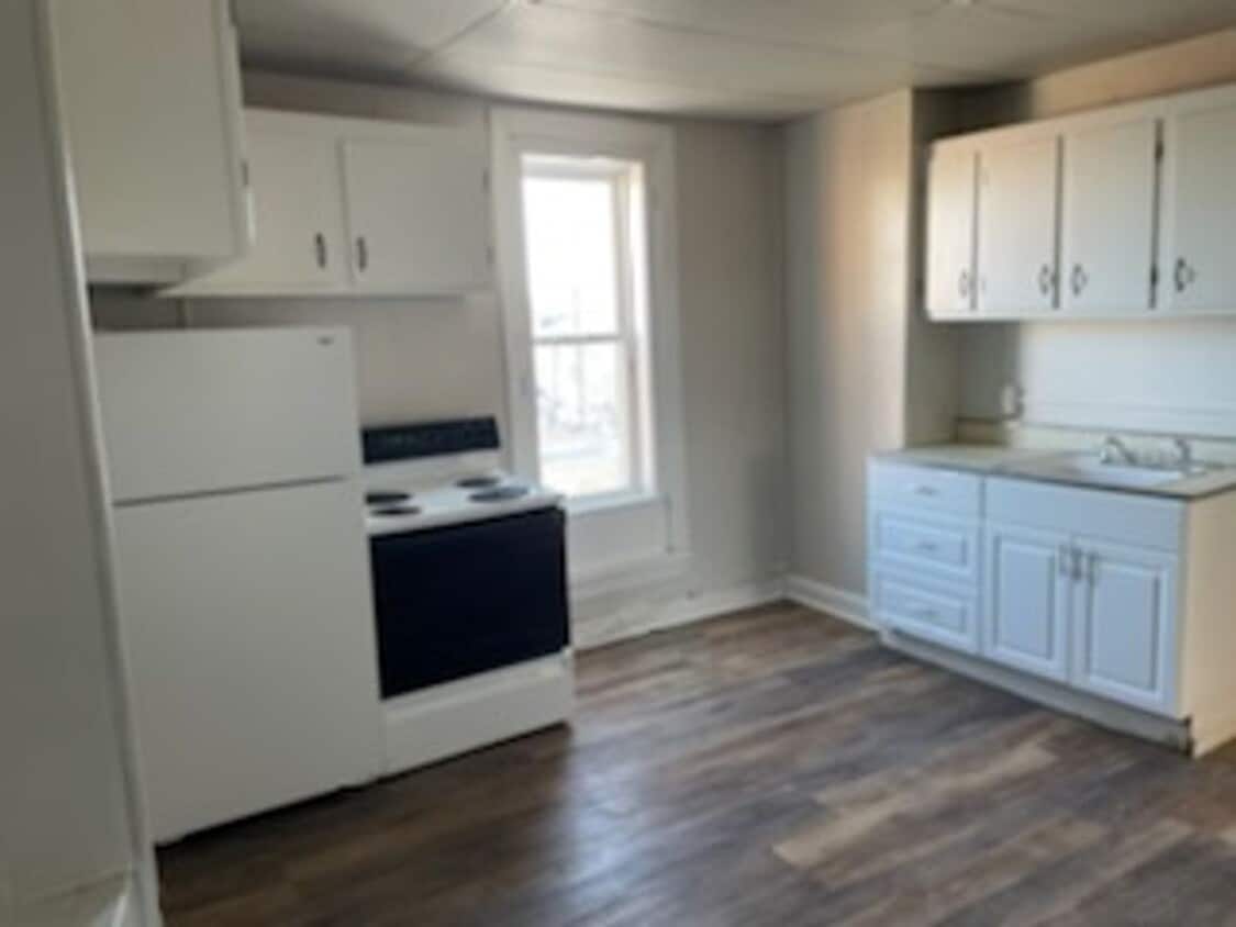 Primary Photo - 162 S Potomac St