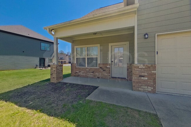 Building Photo - 105 Robin St