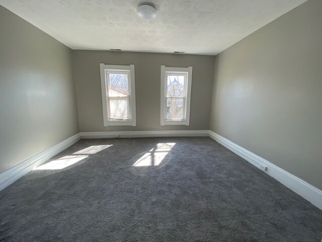 Building Photo - 7110 Lawn Ct
