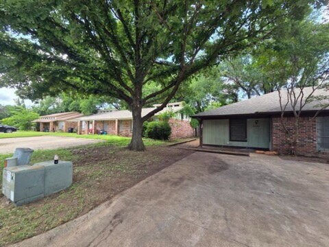 Foto principal - Completely renovated 3/2 all new appliances!