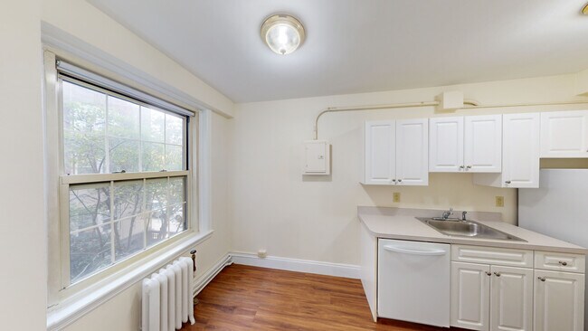 Foto del edificio - 1401 Beacon St