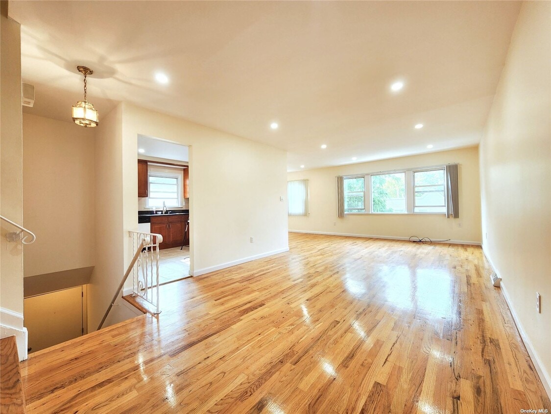 Primary Photo - 221-21-221-59 59th Ave